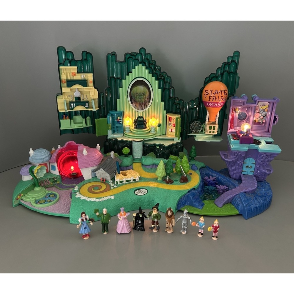 Polly Pocket Wizard of Oz Emerald City Playset Lights Working W/ 9 Figures 2001